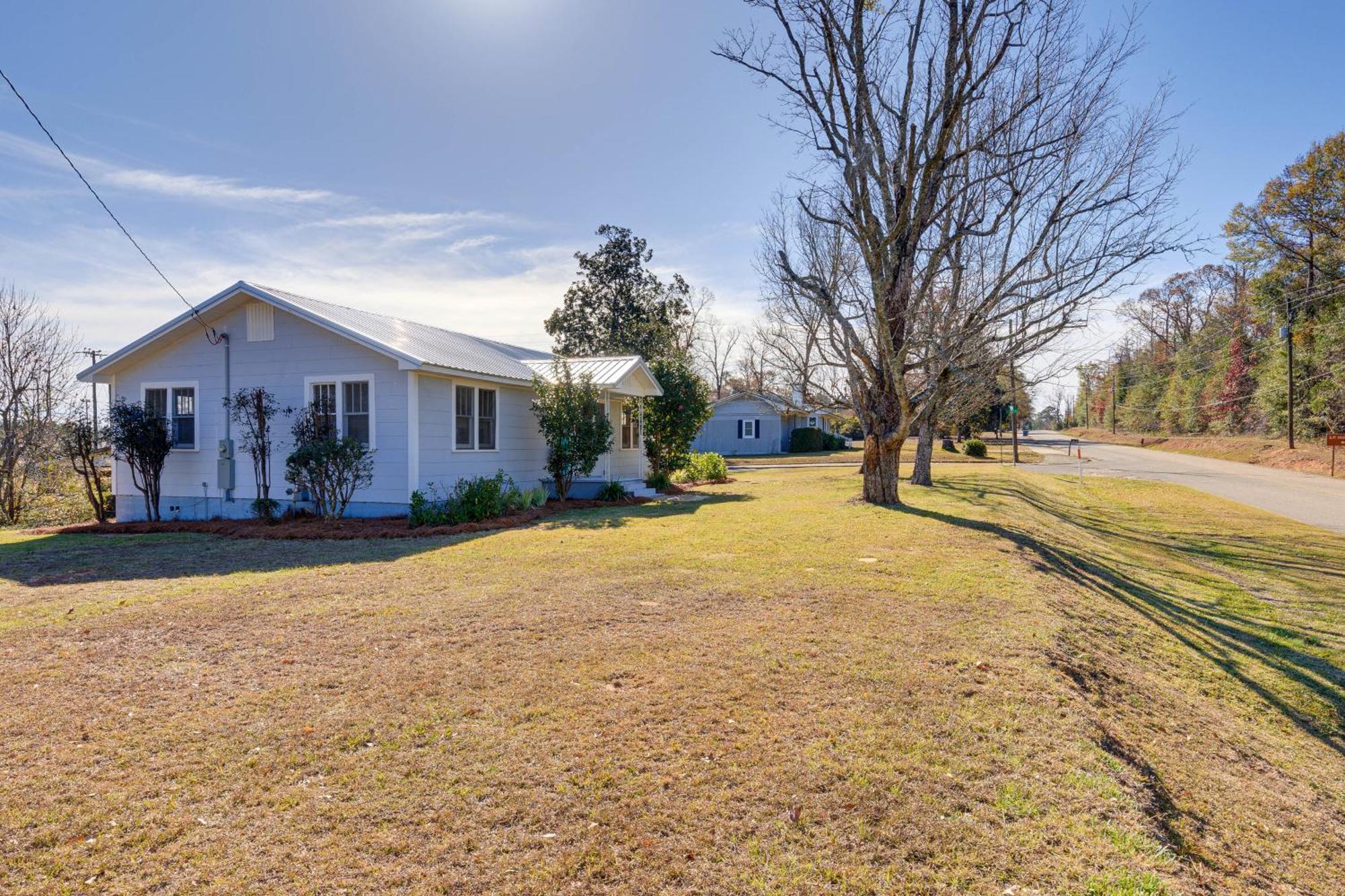 Quiet Grove Hill Cottage With Wraparound Deck! Экстерьер фото