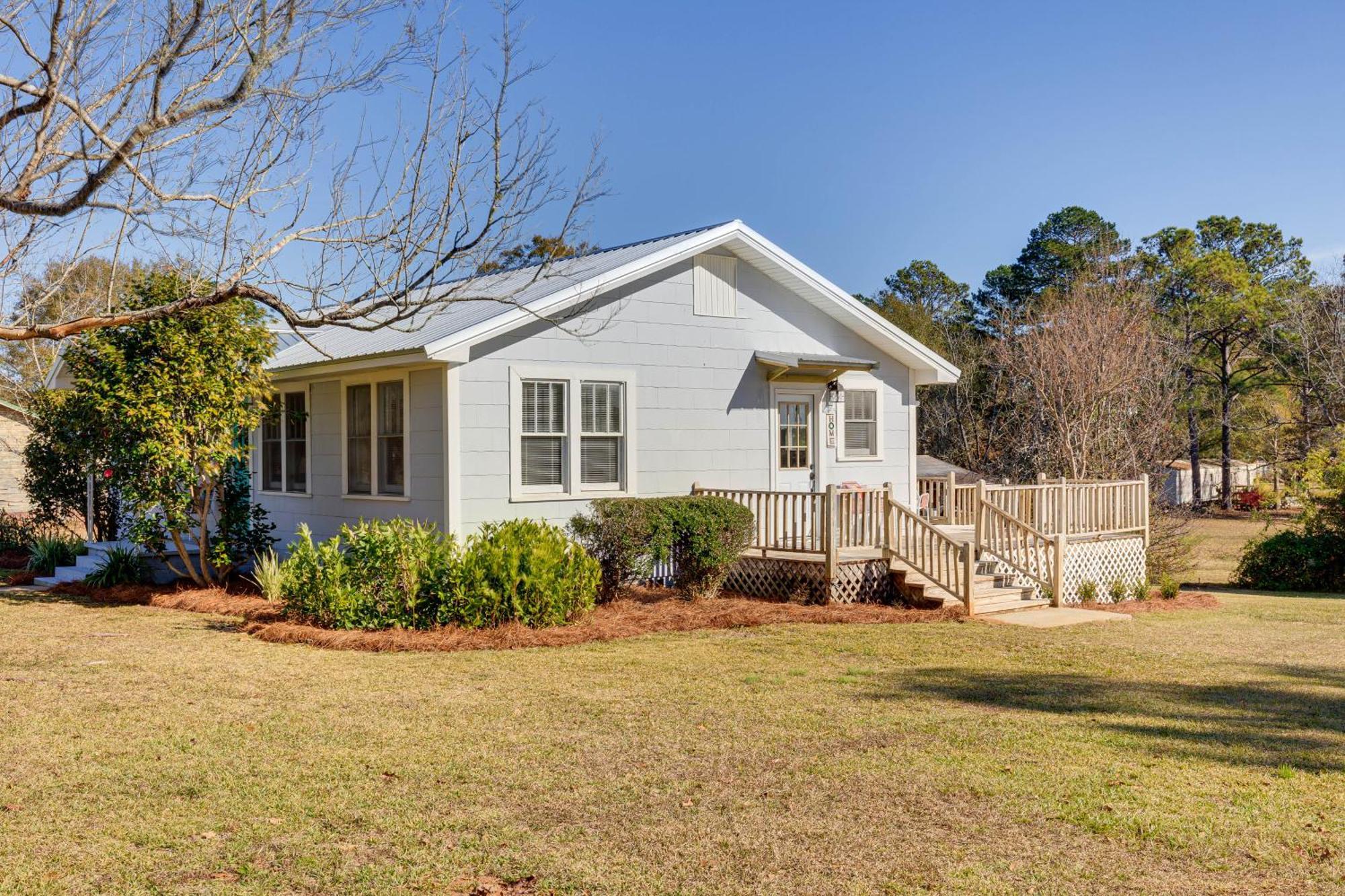 Quiet Grove Hill Cottage With Wraparound Deck! Экстерьер фото